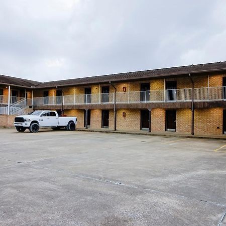 Oyo Pinewood Inn & Suites Silsbee Exterior foto
